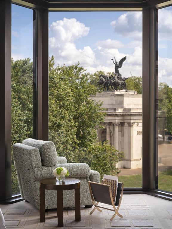 Posezení v ubytování The Peninsula London