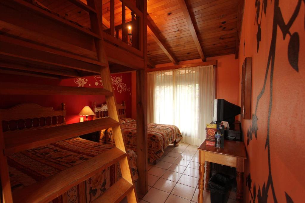 TV a/nebo společenská místnost v ubytování Hotel Real de la Sierra