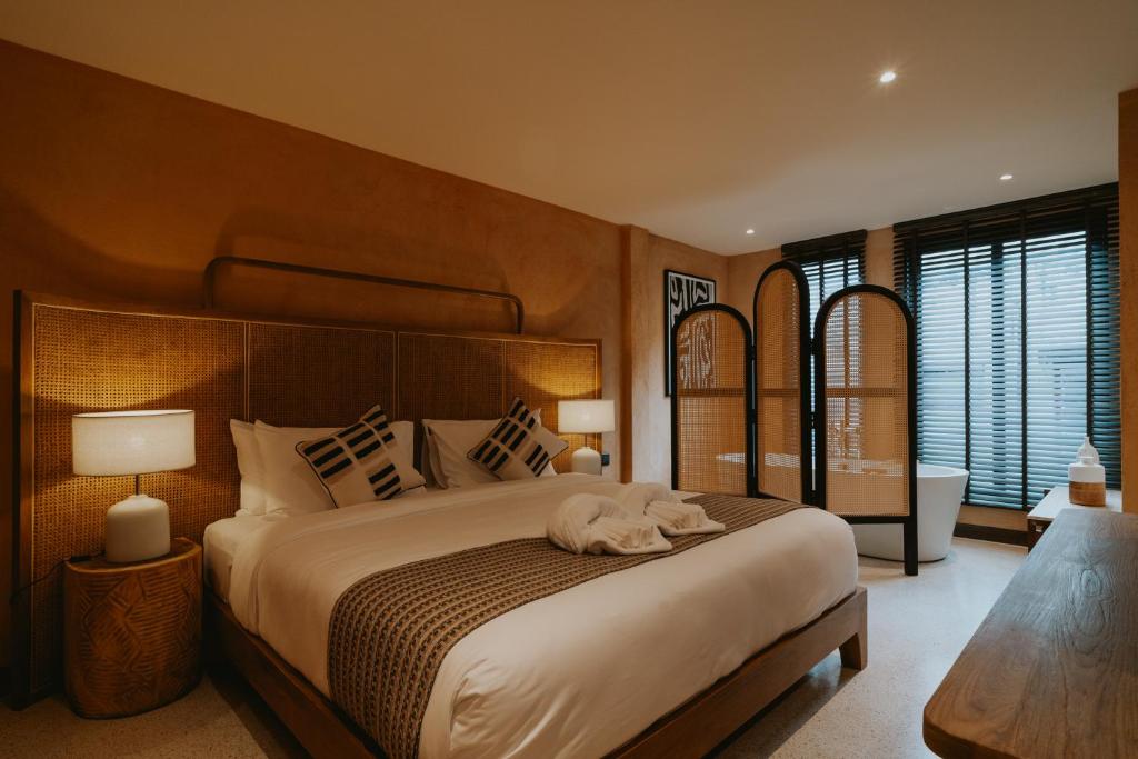 
Deluxe Double Room with Bath
