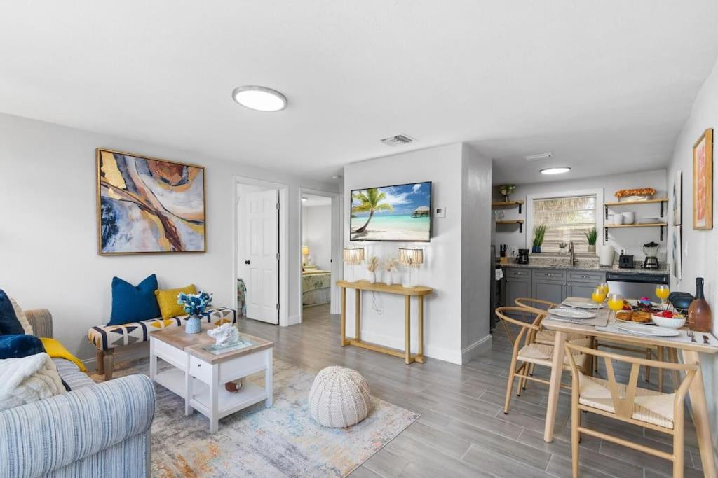West Palm Beach Cottages