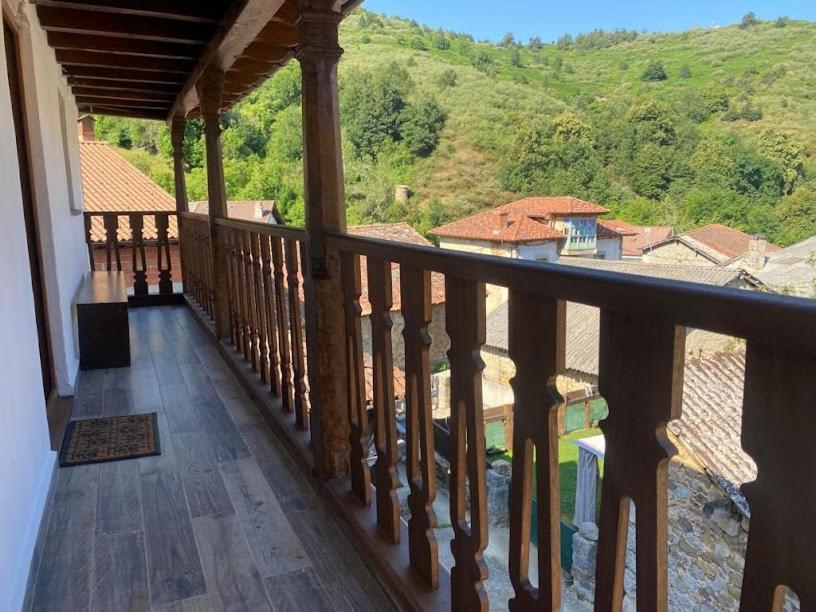 Balkón nebo terasa v ubytování La Balconada de Valdeón