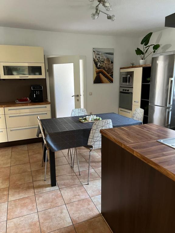 Kuchyň nebo kuchyňský kout v ubytování Ferienwohnung Eden