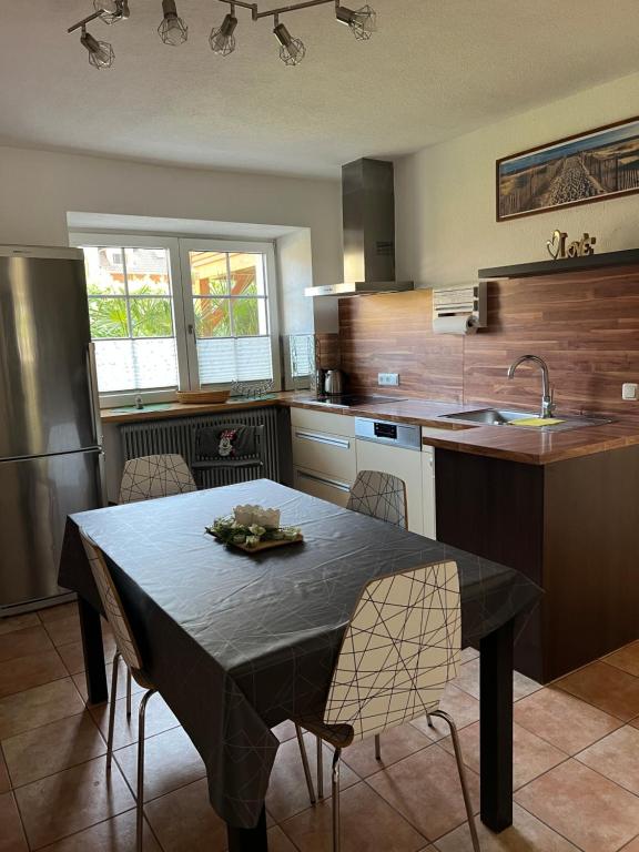 Kuchyň nebo kuchyňský kout v ubytování Ferienwohnung Eden
