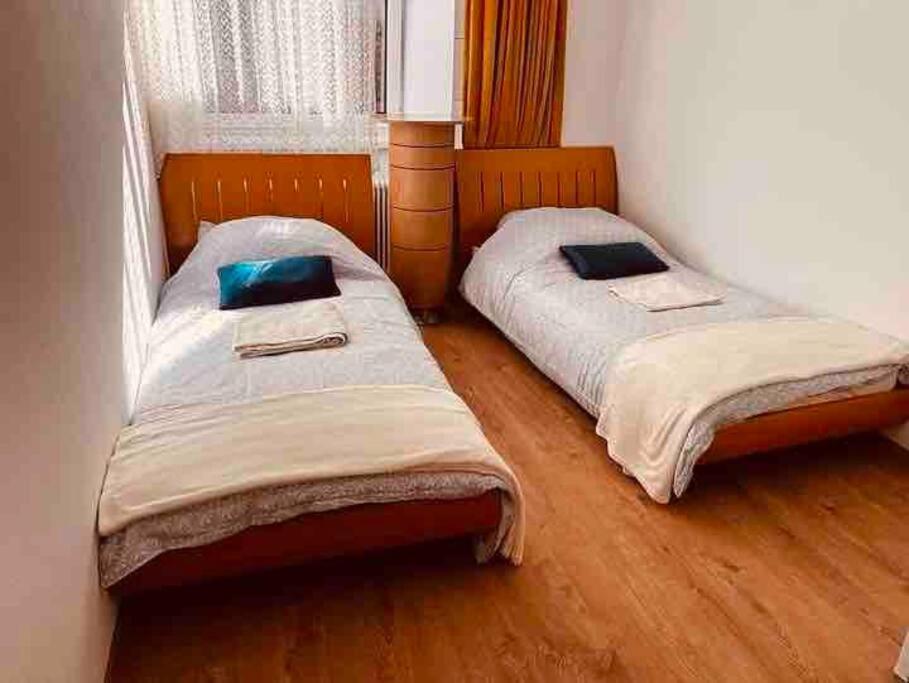 Tempat tidur dalam kamar di Graz city centr apartment