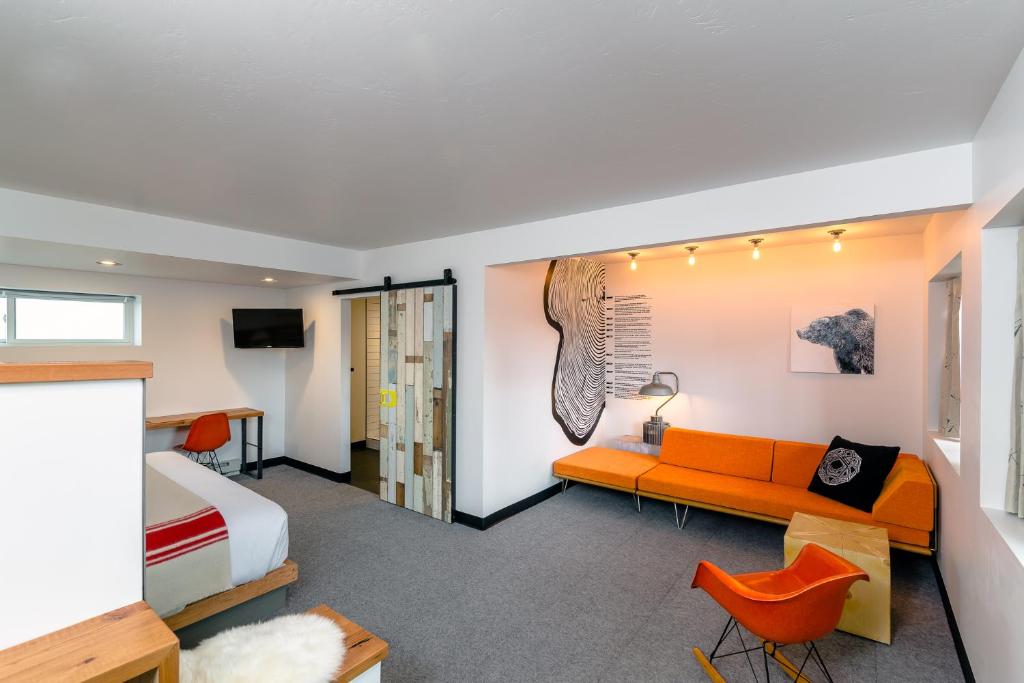 The LARK - King Room - Disability Access
