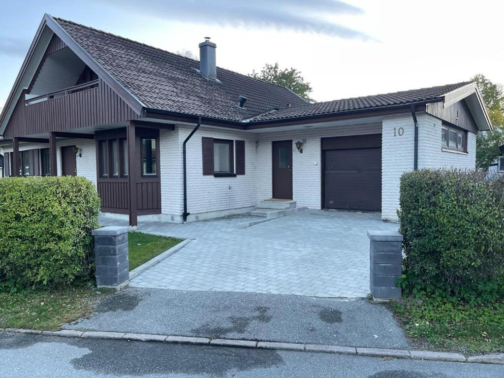 Budova, kde se vila nachází