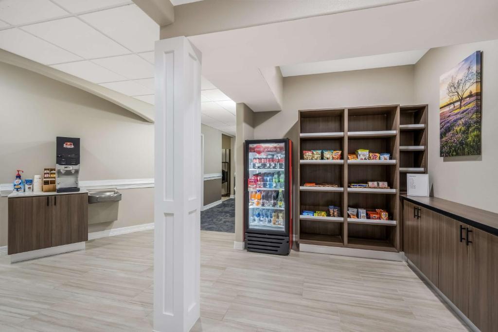 Fotografie z fotogalerie ubytování SureStay Studio by Best Western Conroe Downtown v destinaci Conroe