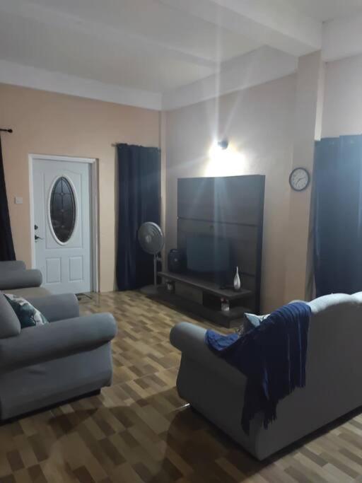 TV a/nebo společenská místnost v ubytování The Ultimate Escape