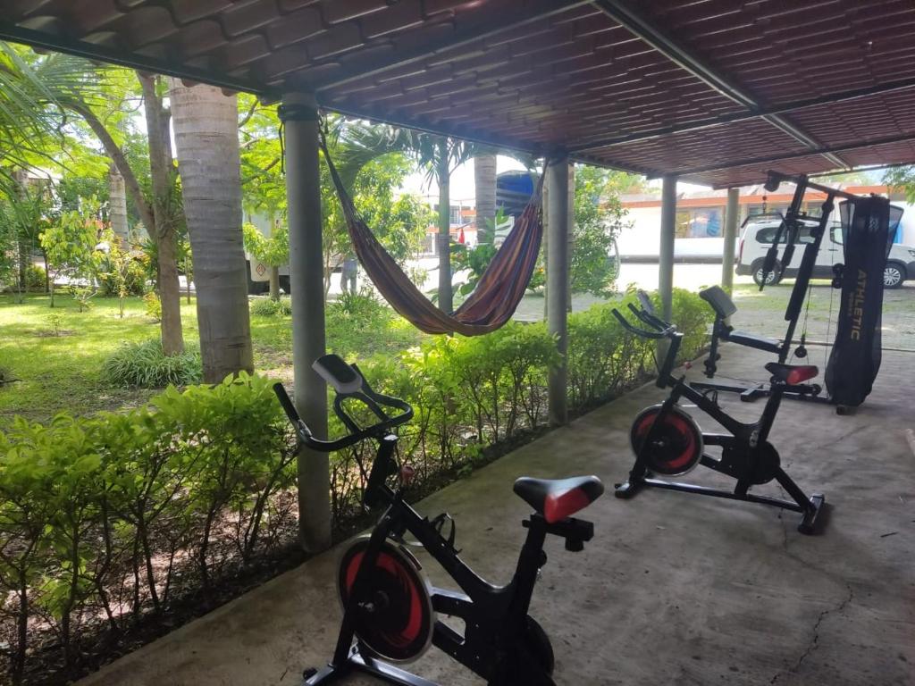 Fitness centrum a/nebo fitness zařízení v ubytování Hotel D´ Alba