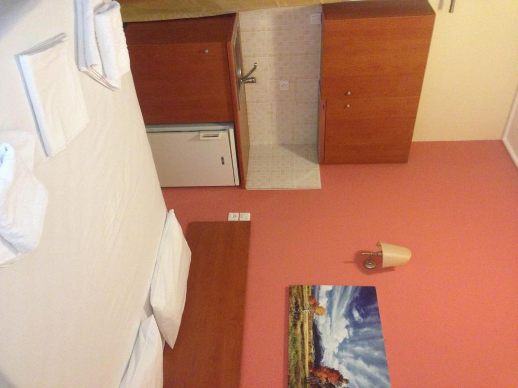 Kuchyň nebo kuchyňský kout v ubytování Marvi Hotel