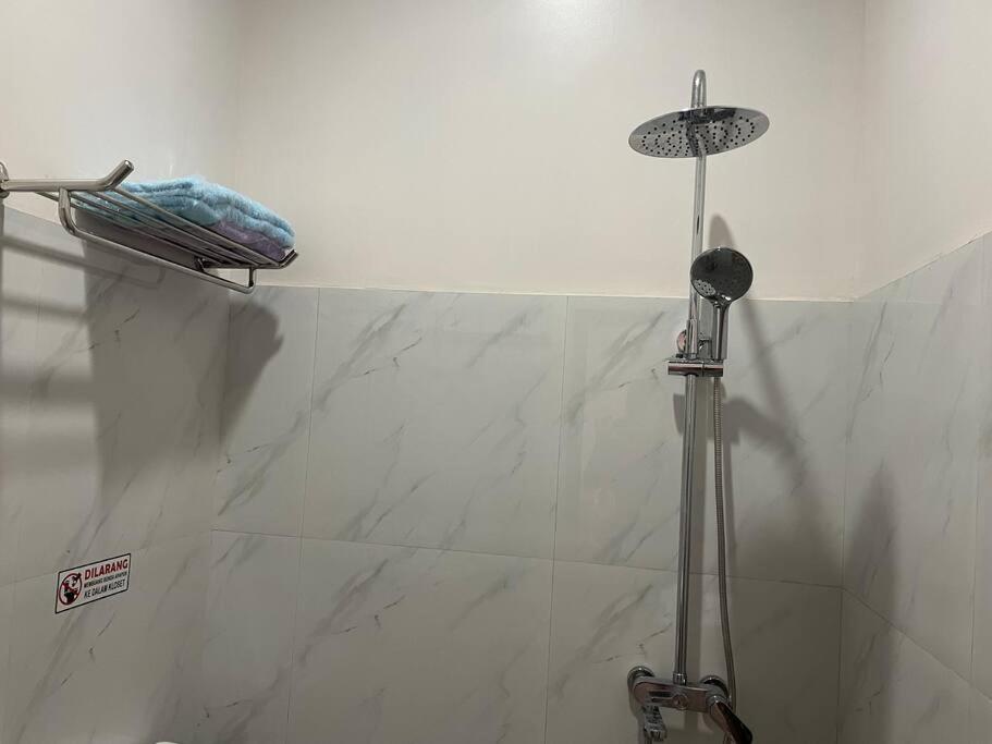 Koupelna v ubytování SYARIAH - Beautiful 3BR Home - 8 min from Centre by Sakura