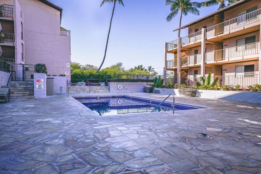 Kihei Alii Kai D207- Ocean view, walk to shops, dining, and Kam I Beach photo
