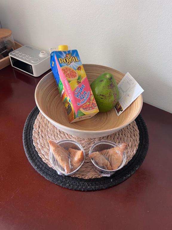Jídlo v hotelu nebo okolí