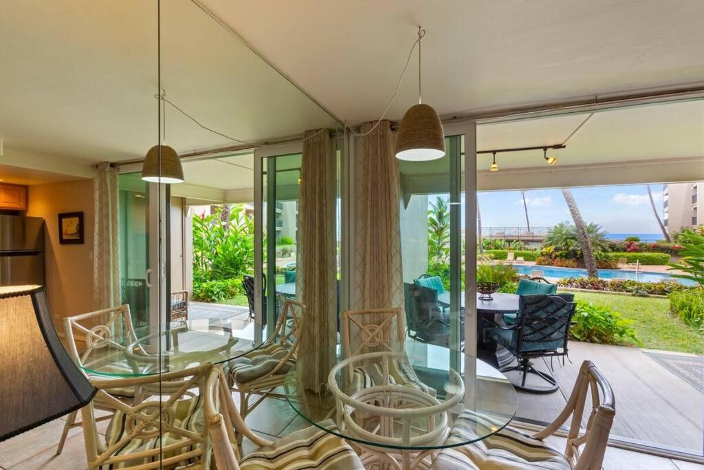 Posezení v ubytování Hale Ono Loa 114- Ground floor partial ocean view gem