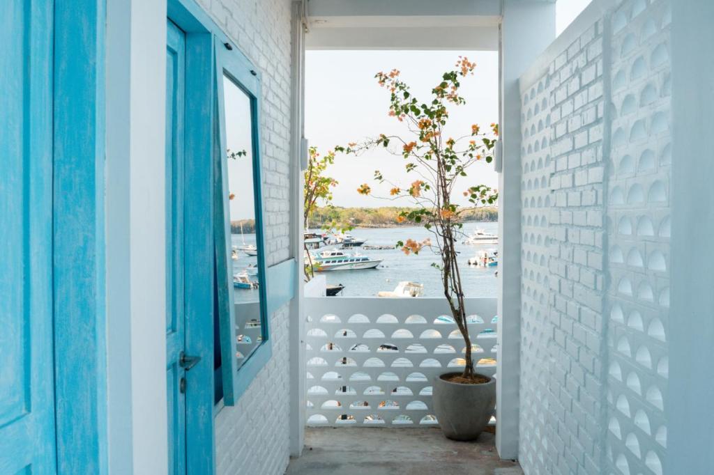 Paras Paros Marina Lodge - 