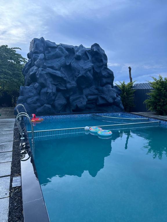 Bazén v ubytování Chalets Resort Masinagudi nebo v jeho okolí