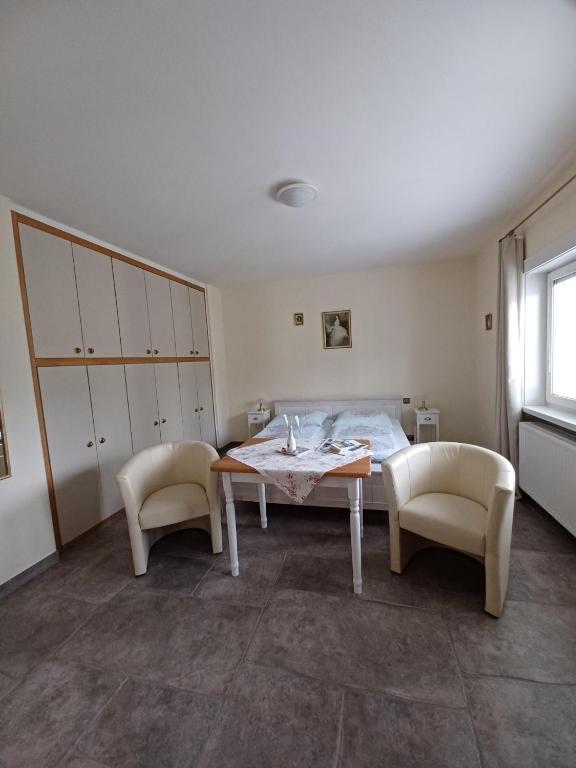 Villa Romy mit 3 Gästezimmer - 11