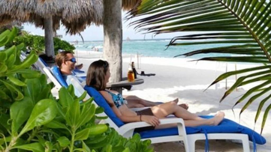 Clients de l'établissement Aquatech Villas DeRosa Resort