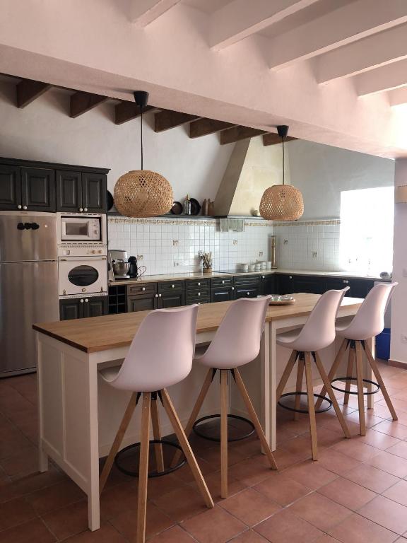 Kuchyň nebo kuchyňský kout v ubytování Holiday Home Finca SANT JAUME