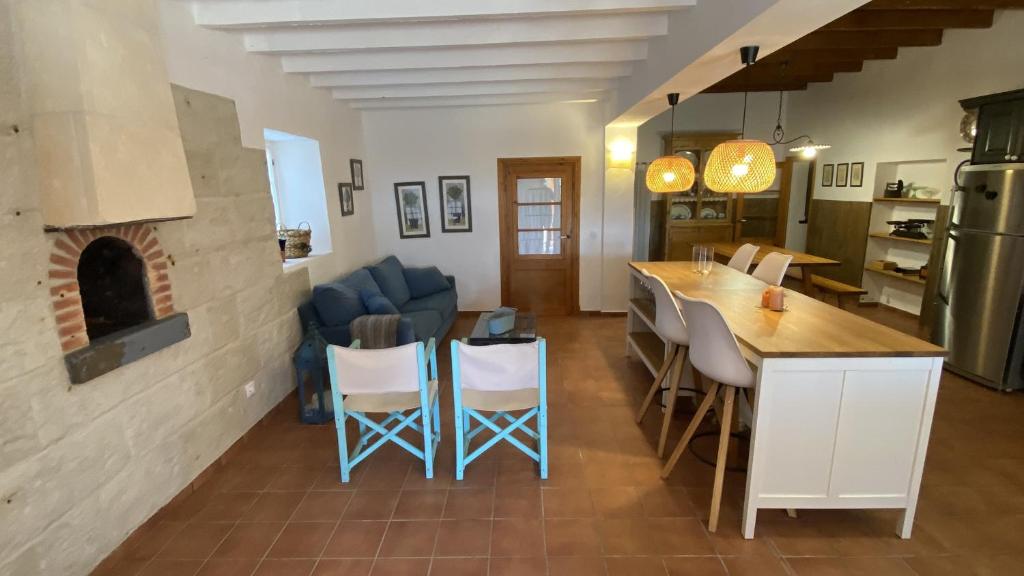 Kuchyň nebo kuchyňský kout v ubytování Holiday Home Finca SANT JAUME
