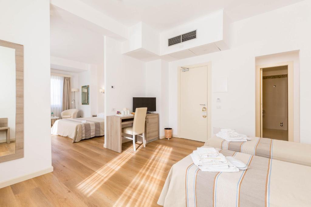 Hotel Catalunya - Viervoudige Kamer