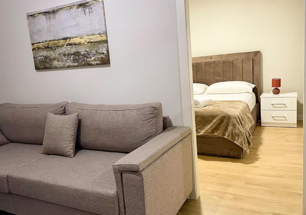Home Inn Apartment near City Center - Image 3