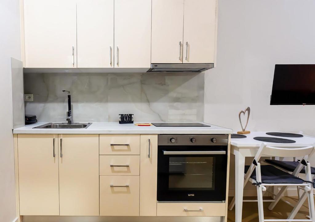 Home Inn Apartment near City Center - Image 4