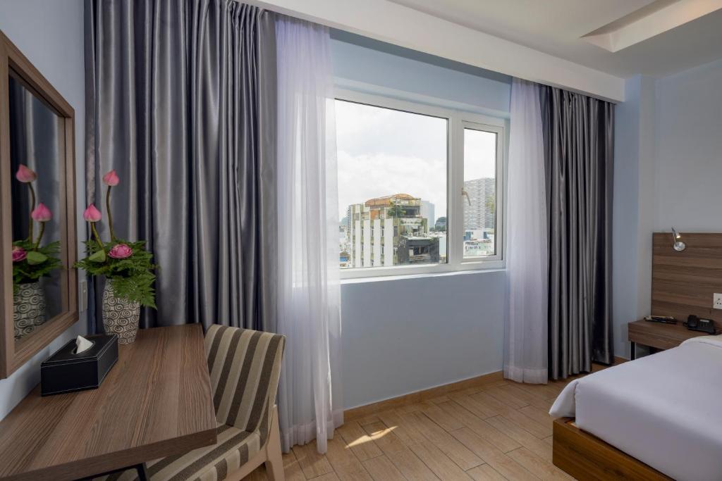Sen Viet Hotel - Premium Deluxe Double Or Twin Room With City View