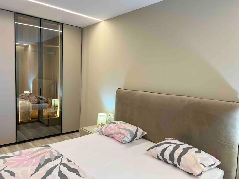 SEA VIEW APARTMENT IN PROMENADE - Image 7