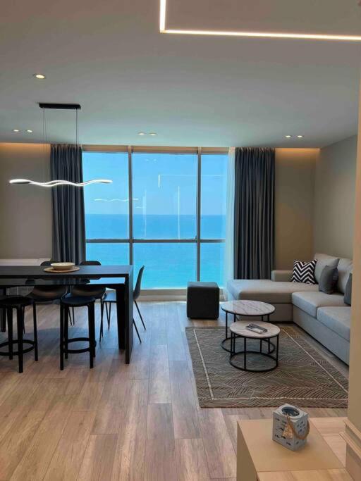 SEA VIEW APARTMENT IN PROMENADE - Image 9