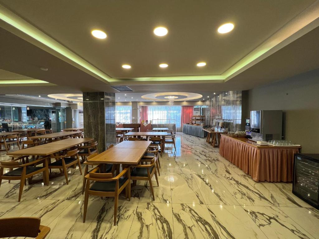 Restaurace v ubytování Vanisko Hotel