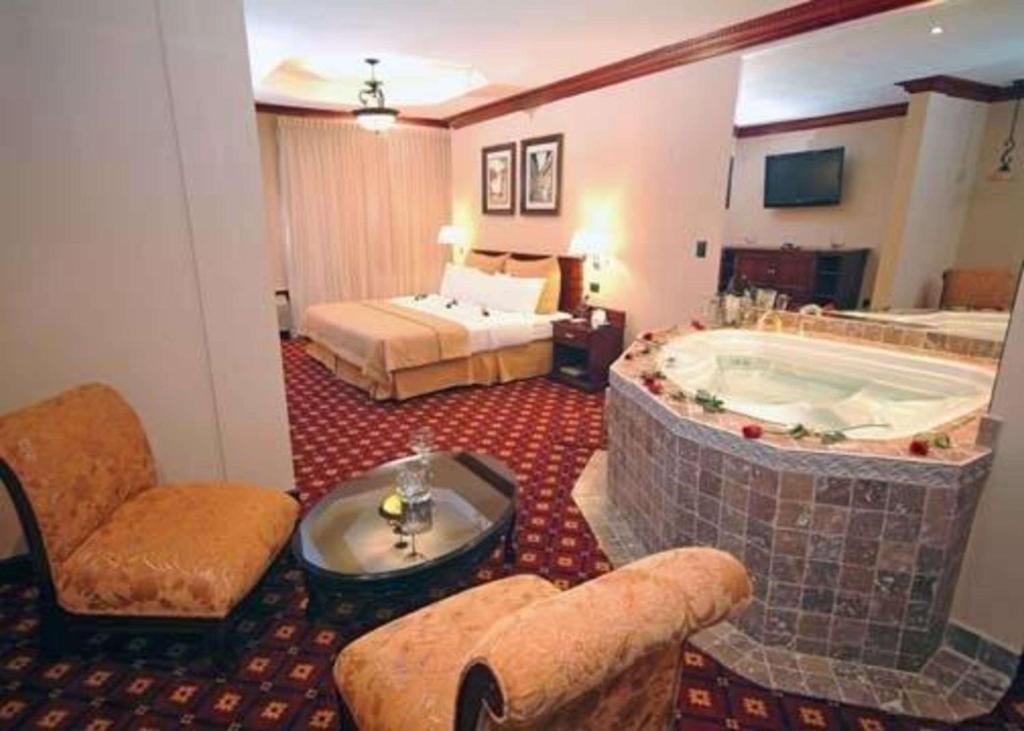 Clarion Hotel San Pedro Sula - Suíte King Com Sala De Estar - Não Fumantes