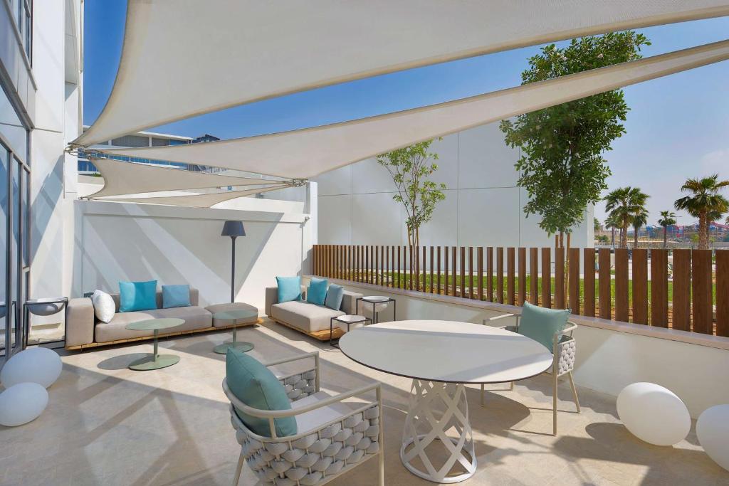 Posezení v ubytování Doubletree By Hilton Abu Dhabi Yas Island Residences