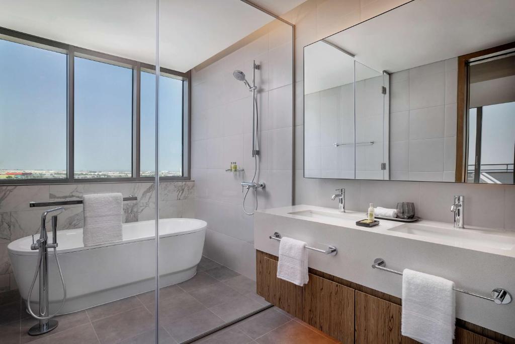Koupelna v ubytování Doubletree By Hilton Abu Dhabi Yas Island Residences