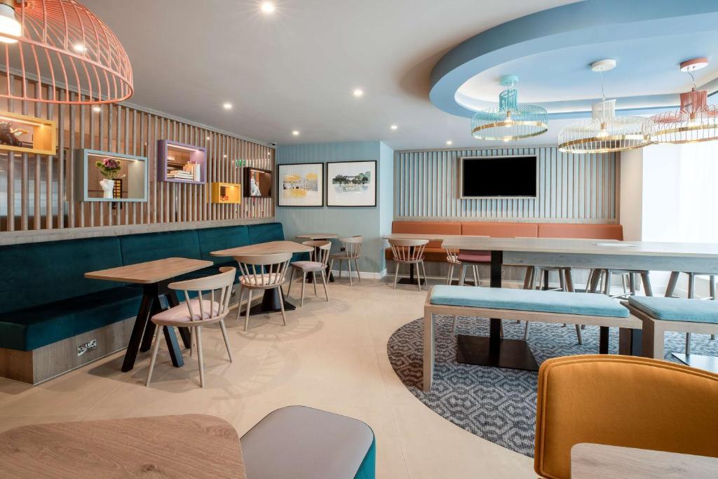 Hampton By Hilton Bath City - Resim 14