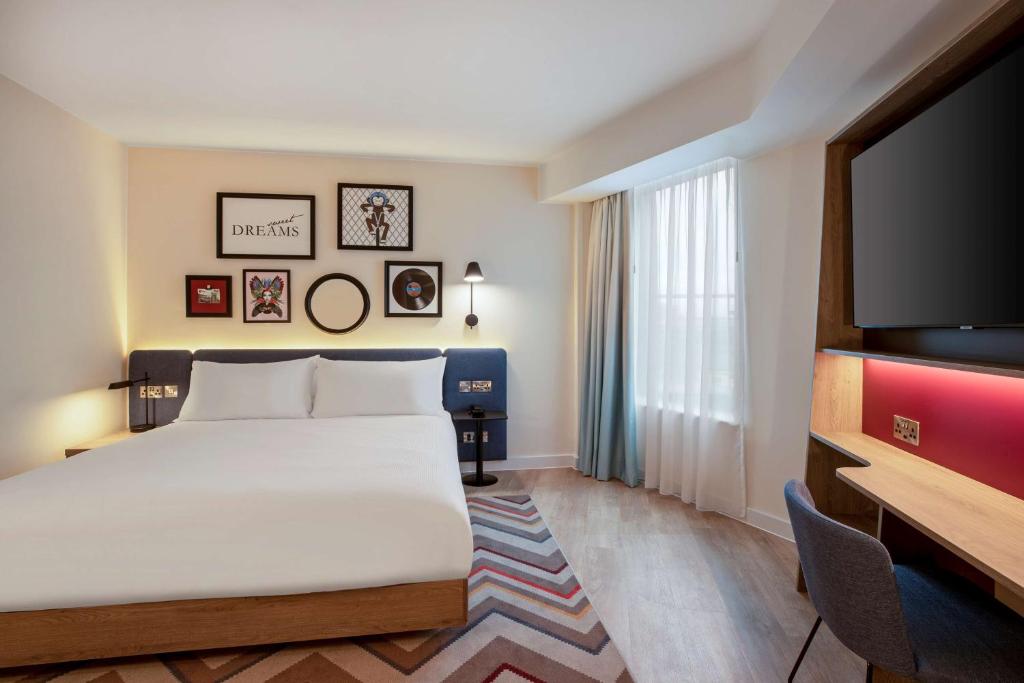 Hampton By Hilton Bath City - Resim 37