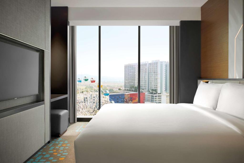 Una cama o camas en una habitación de Doubletree By Hilton Shah Alam I-City