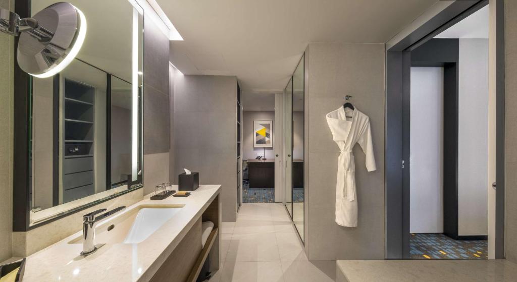 Doubletree By Hilton Shah Alam I-City photo