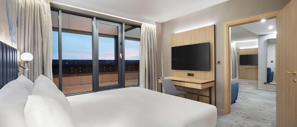 TV a/nebo společenská místnost v ubytování Doubletree By Hilton Plovdiv Center