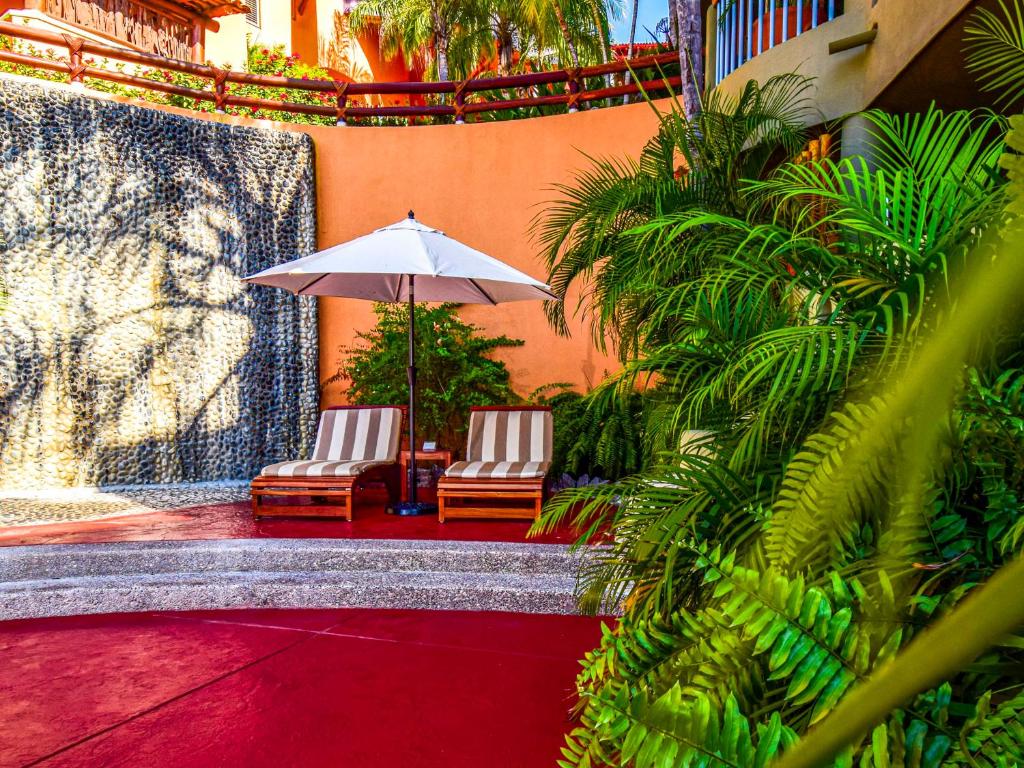 Бассейн в Hilton Grand Vacations Club Zihuatanejo или поблизости