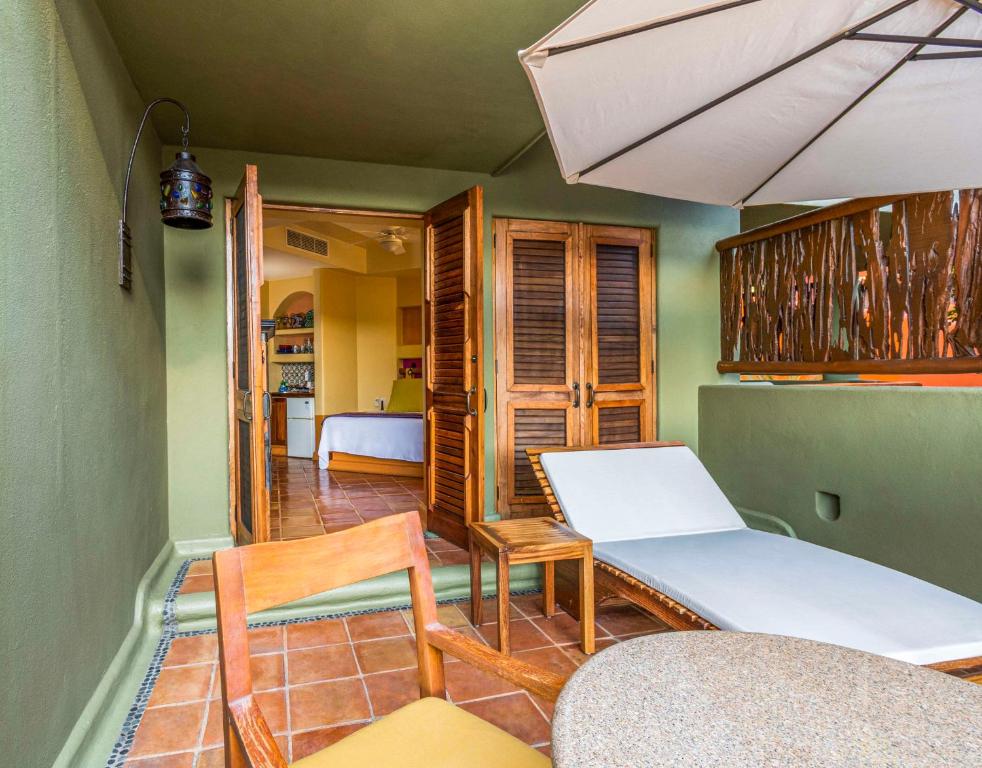 Гостиная зона в Hilton Grand Vacations Club Zihuatanejo