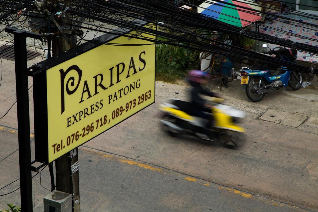 Certifikát, hodnocení, plakát nebo jiný dokument vystavený v ubytování Paripas Express Patong