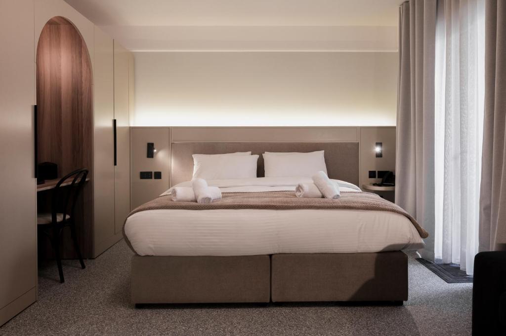 Maria Rosa Suites - Habitación Doble O Doble Con Balcón Y Sofá Cama