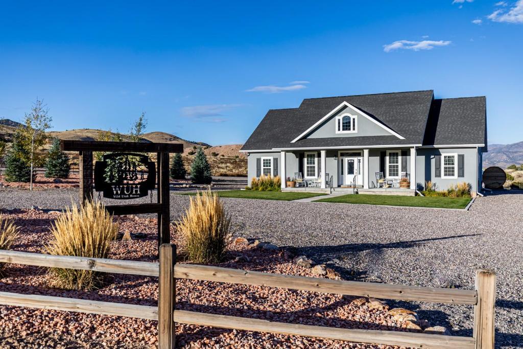 Το κτήριο όπου στεγάζεται  η παραθεριστική κατοικία