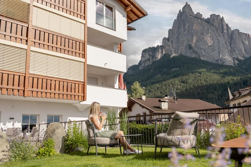 Nespecifikovaný výhled na hory nebo výhled na hory při pohledu z hotelu