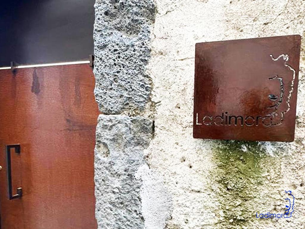 Certifikát, hodnocení, plakát nebo jiný dokument vystavený v ubytování La dimoro