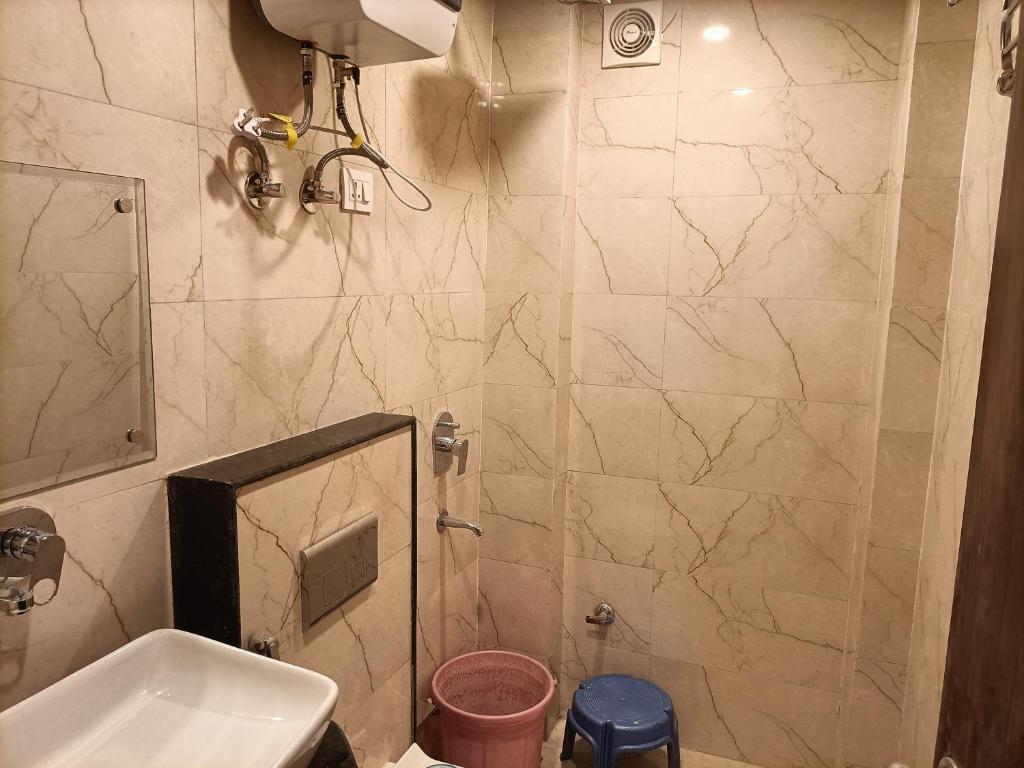 Koupelna v ubytování Hotel Delhi