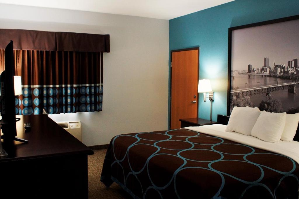 Super 8 by Wyndham Grove City photo