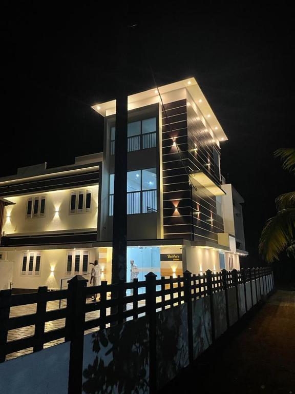 Furnished 2 BHK Family Apartments near Triprayar Shree Rama Temple - Beevees Homes Thriprayar - Apartamento De Dos Dormitorios