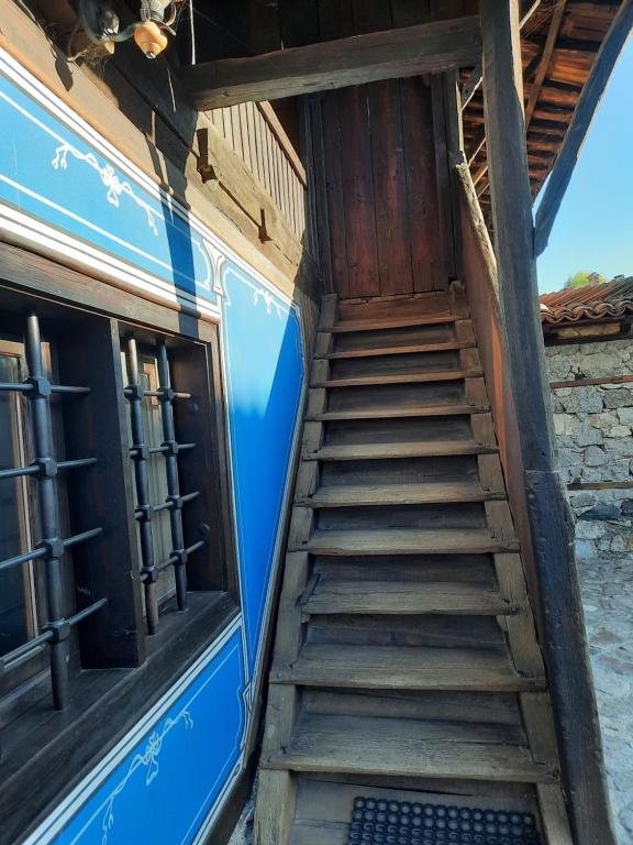 Fotografie z fotogalerie ubytování ЧОЛАКОВАТА КЪЩА v destinaci Koprivštica